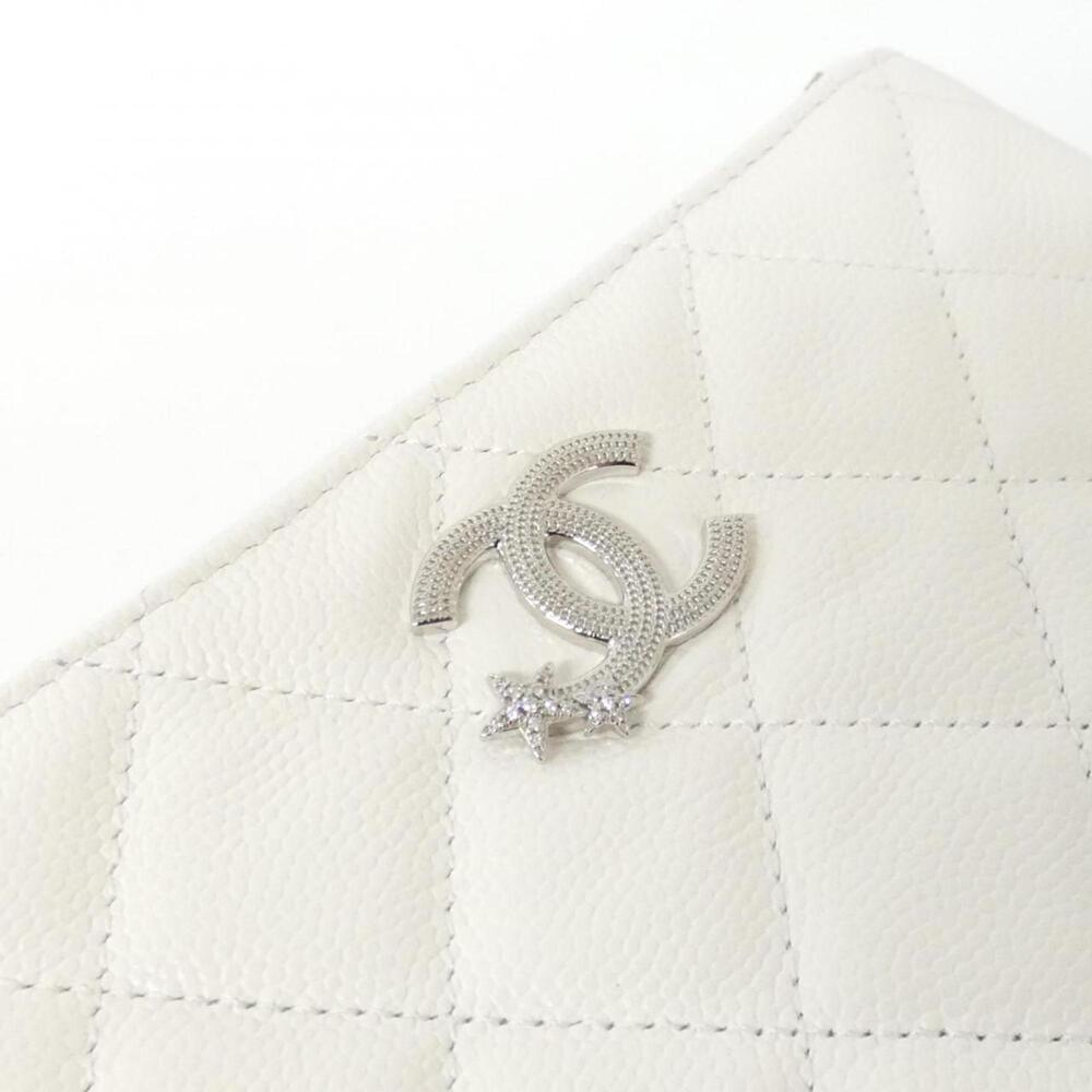 CHANEL White Pouch - Picture 4 of 10